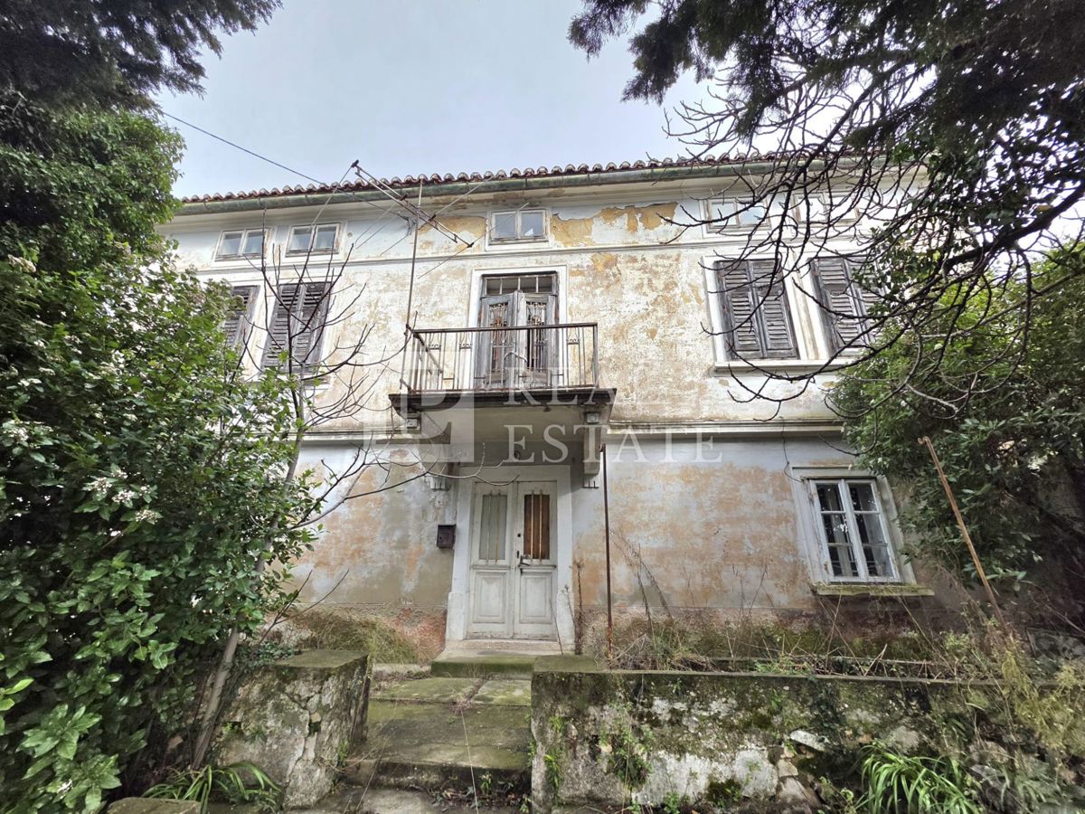 KRALJEVICA - casa indipendente in pietra con cortile