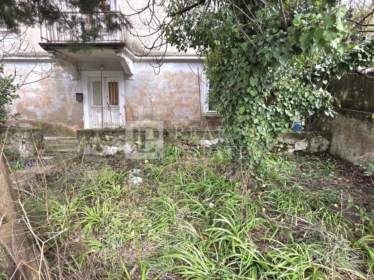 KRALJEVICA - casa indipendente in pietra con cortile