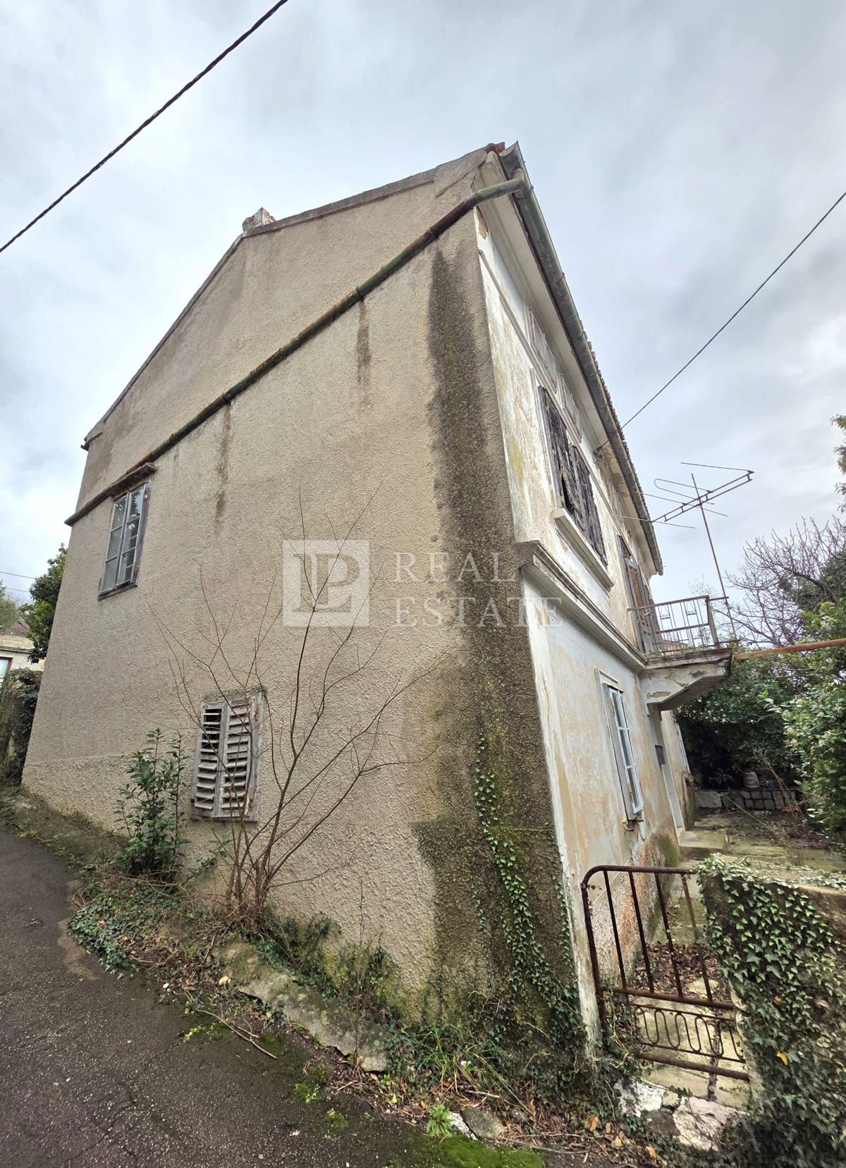 KRALJEVICA - casa indipendente in pietra con cortile