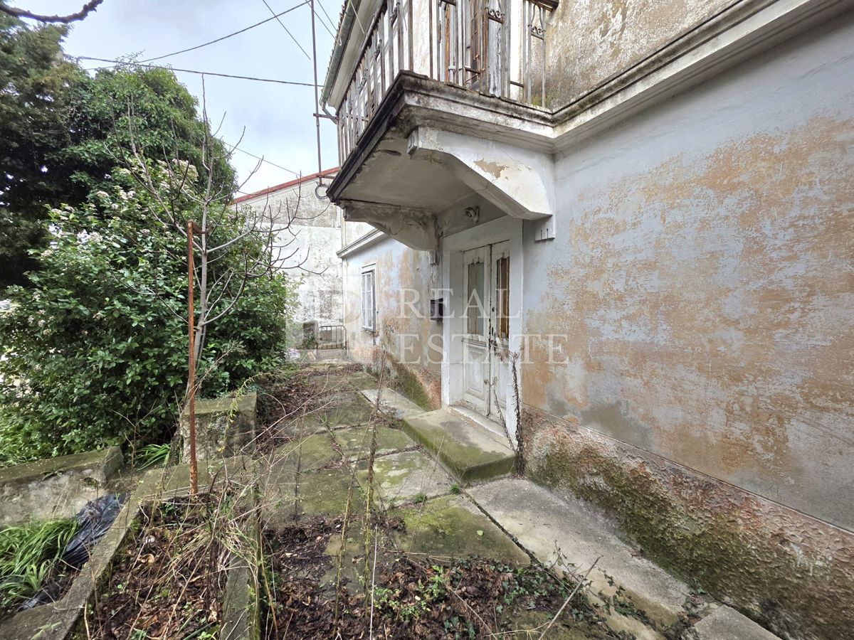 KRALJEVICA - casa indipendente in pietra con cortile