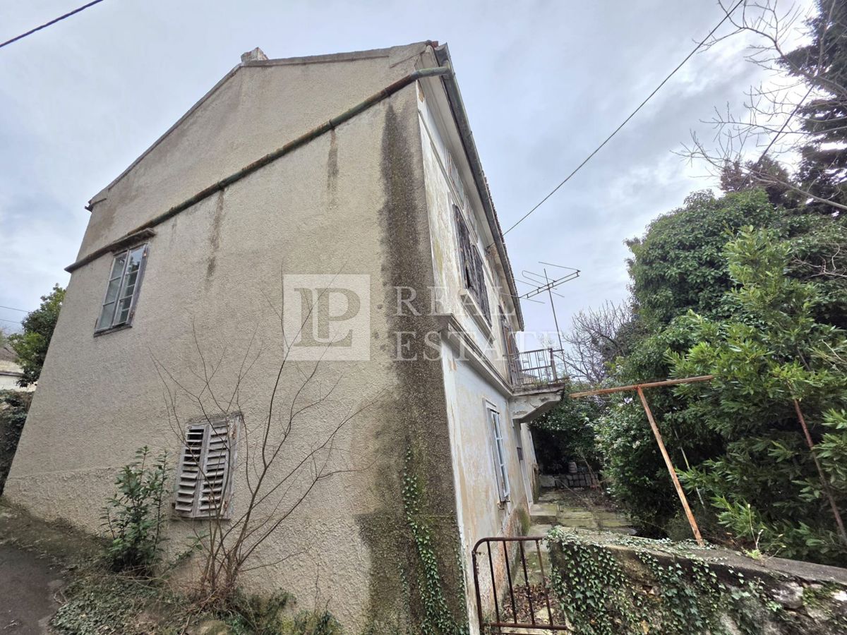 KRALJEVICA - casa indipendente in pietra con cortile