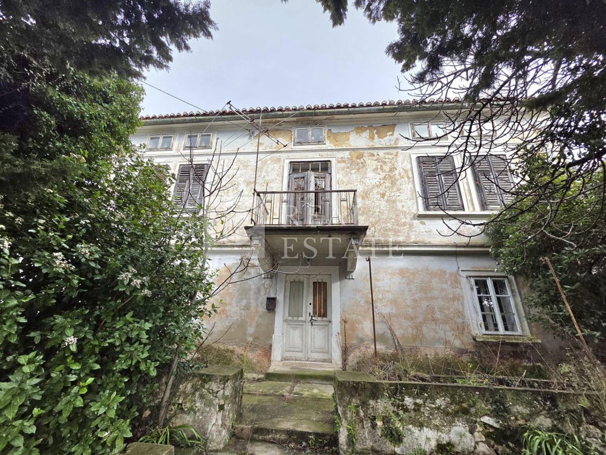 KRALJEVICA - casa indipendente in pietra con cortile