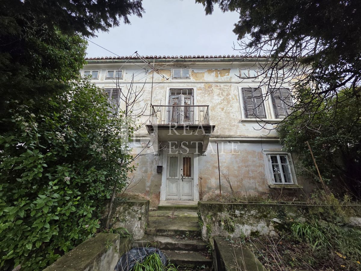 KRALJEVICA - casa indipendente in pietra con cortile