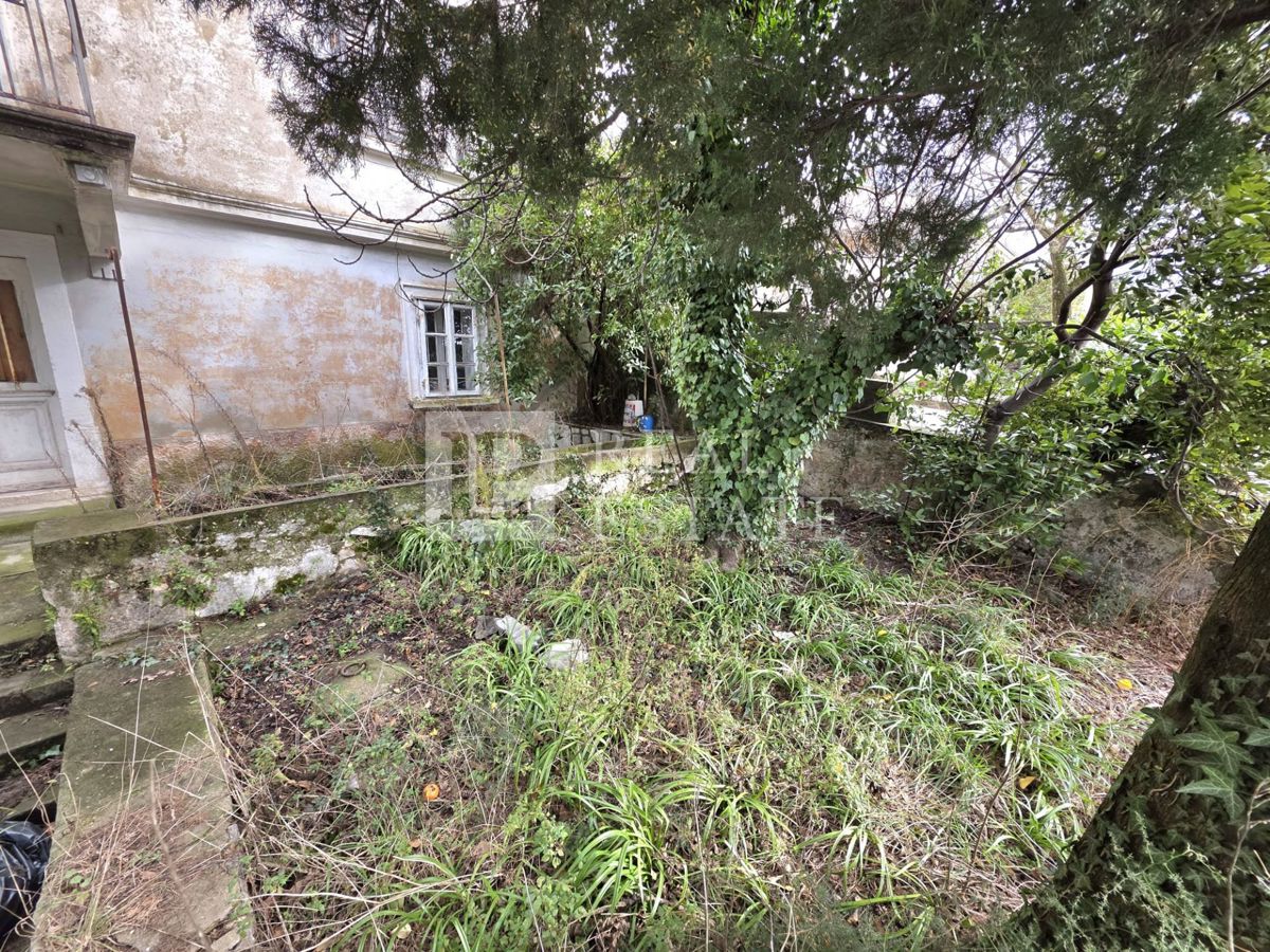 KRALJEVICA - casa indipendente in pietra con cortile