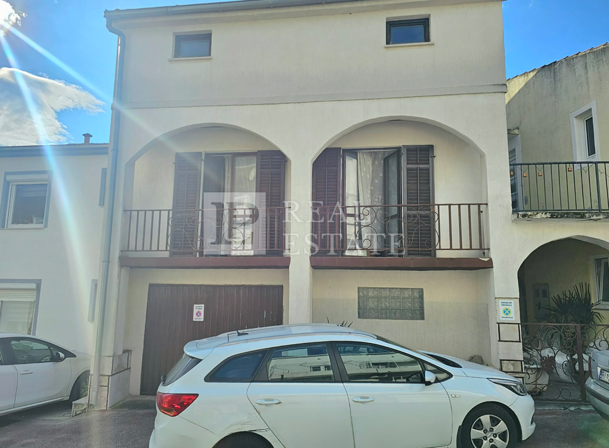 CRIKVENICA - casa con tre appartamenti nel centro della città