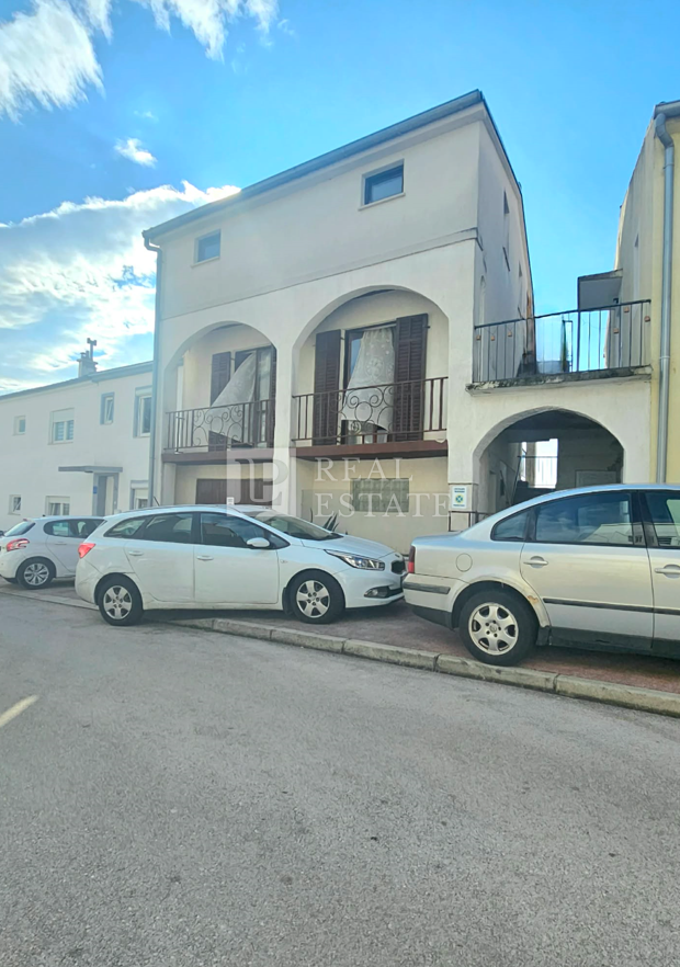 CRIKVENICA - casa con tre appartamenti nel centro della città