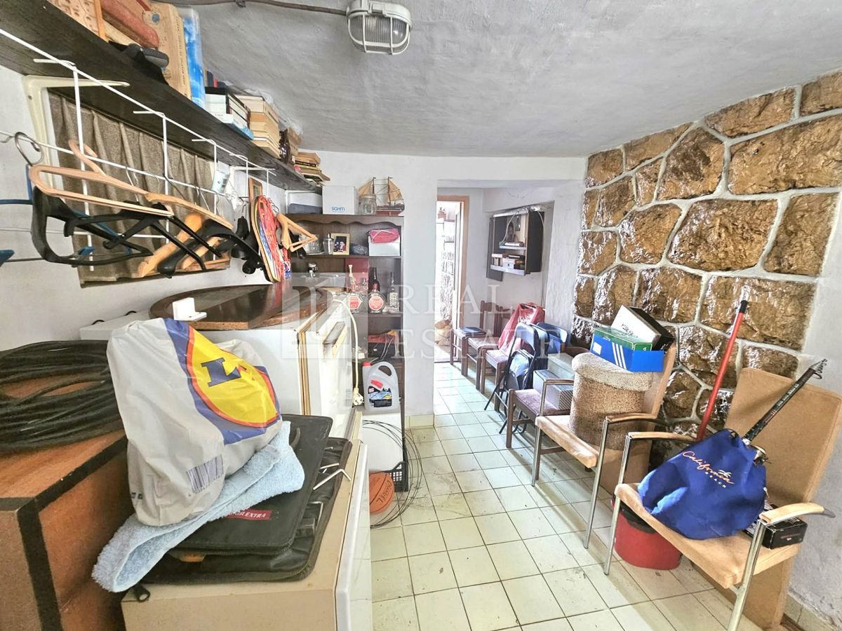 CRIKVENICA - casa con tre appartamenti nel centro della città