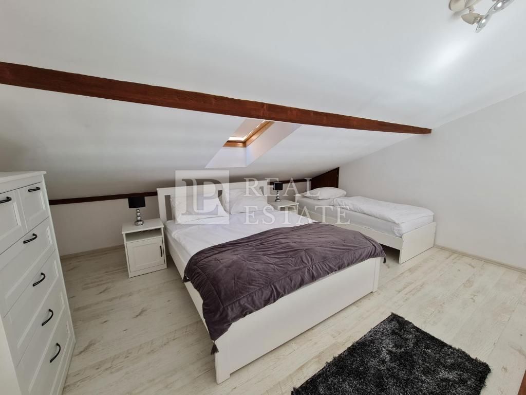 CRIKVENICA - splendida casa di 602 m2 con piscina vicino al mare