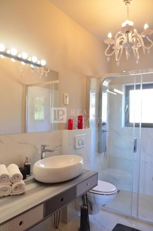 CRIKVENICA - splendida casa di 602 m2 con piscina vicino al mare