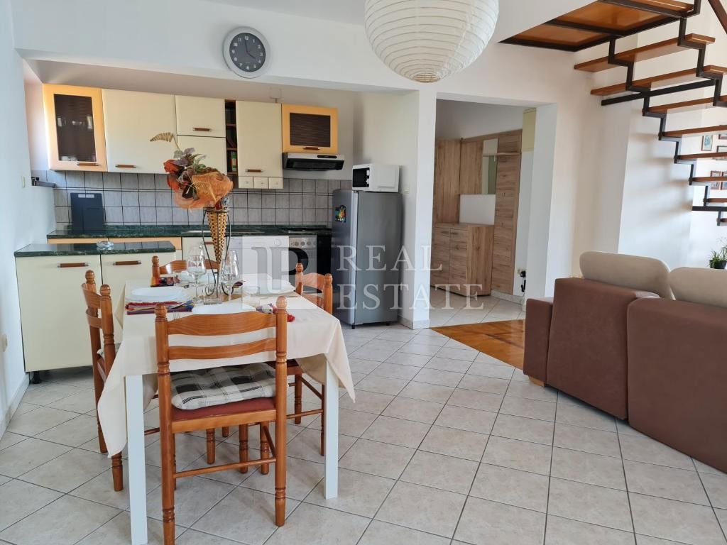 CRIKVENICA - splendida casa di 602 m2 con piscina vicino al mare