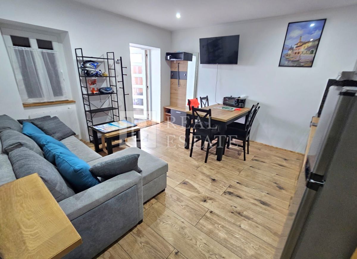 CRIKVENICA - casa con 3 appartamenti splendidamente arredati e un cortile