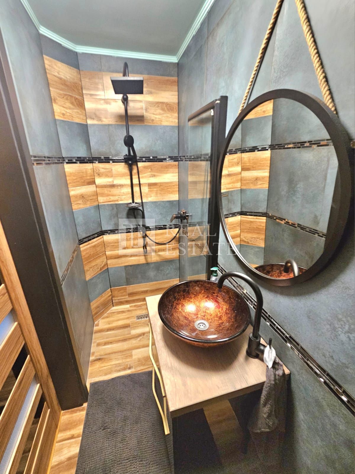 CRIKVENICA - casa con 3 appartamenti splendidamente arredati e un cortile