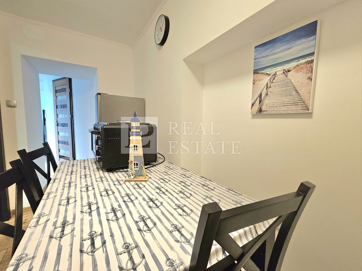 CRIKVENICA - casa con 3 appartamenti splendidamente arredati e un cortile