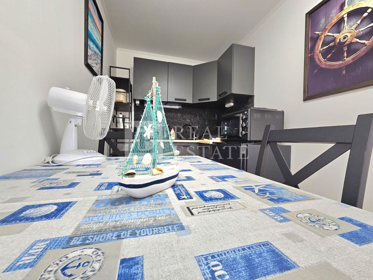 CRIKVENICA - casa con 3 appartamenti splendidamente arredati e un cortile