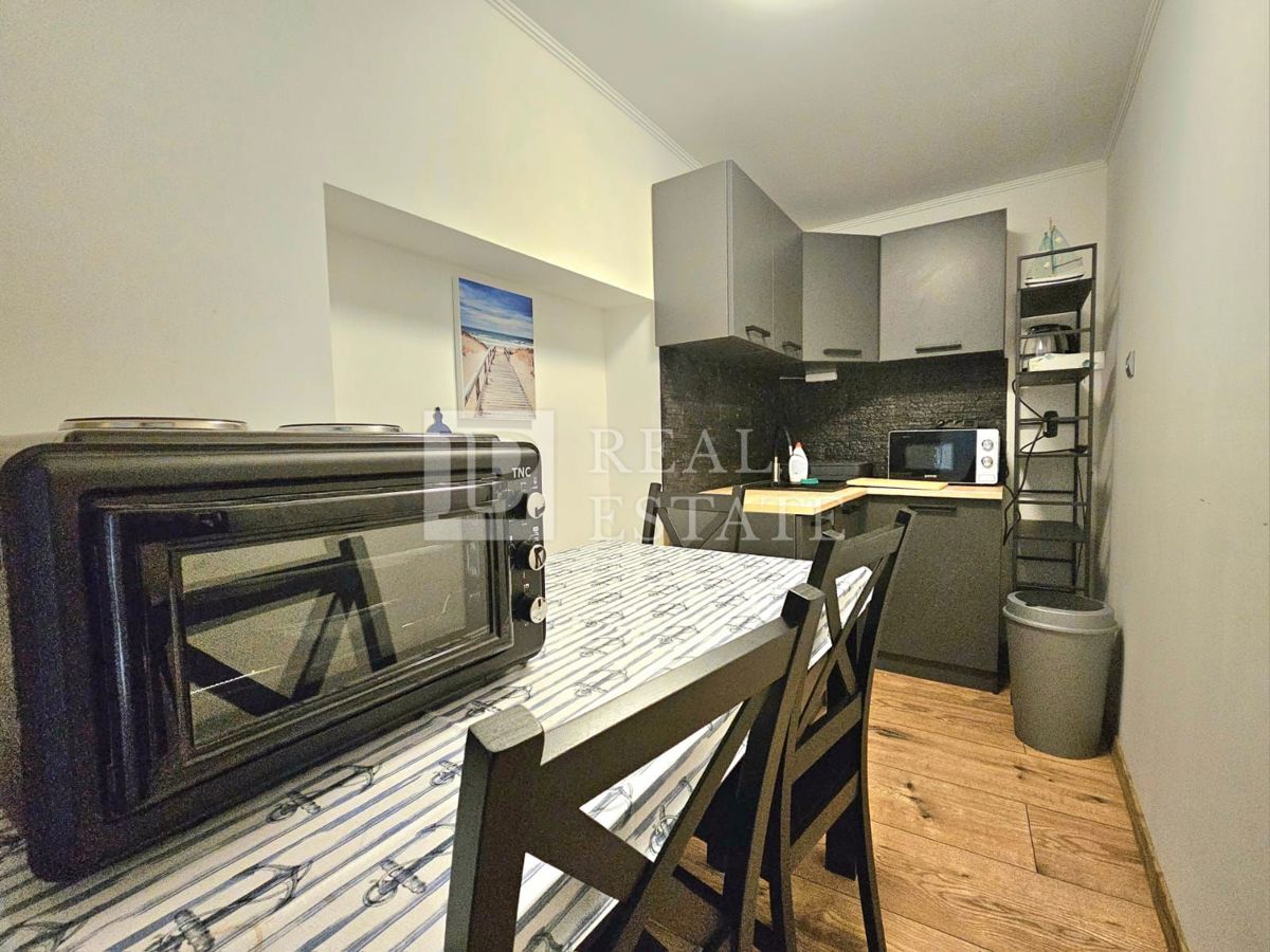 CRIKVENICA - casa con 3 appartamenti splendidamente arredati e un cortile