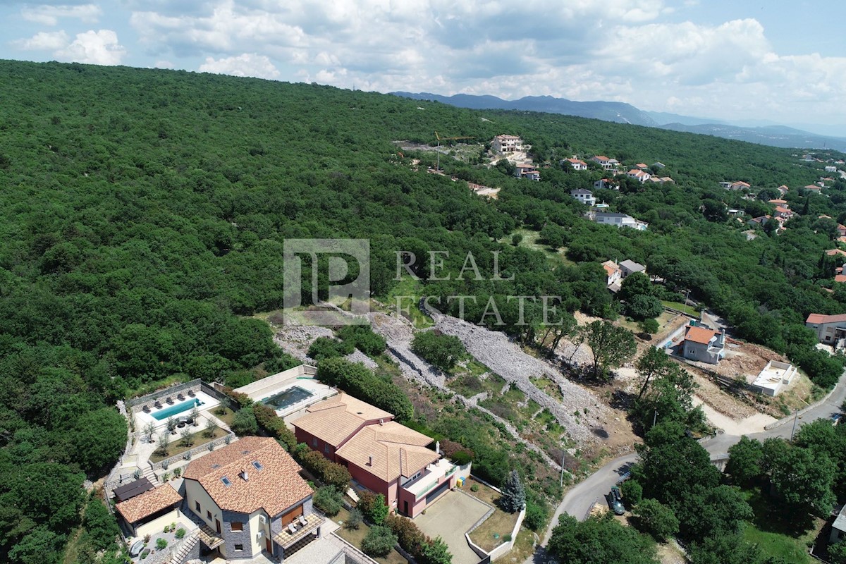 KOSTRENA - terreno con vista sul mare aperto