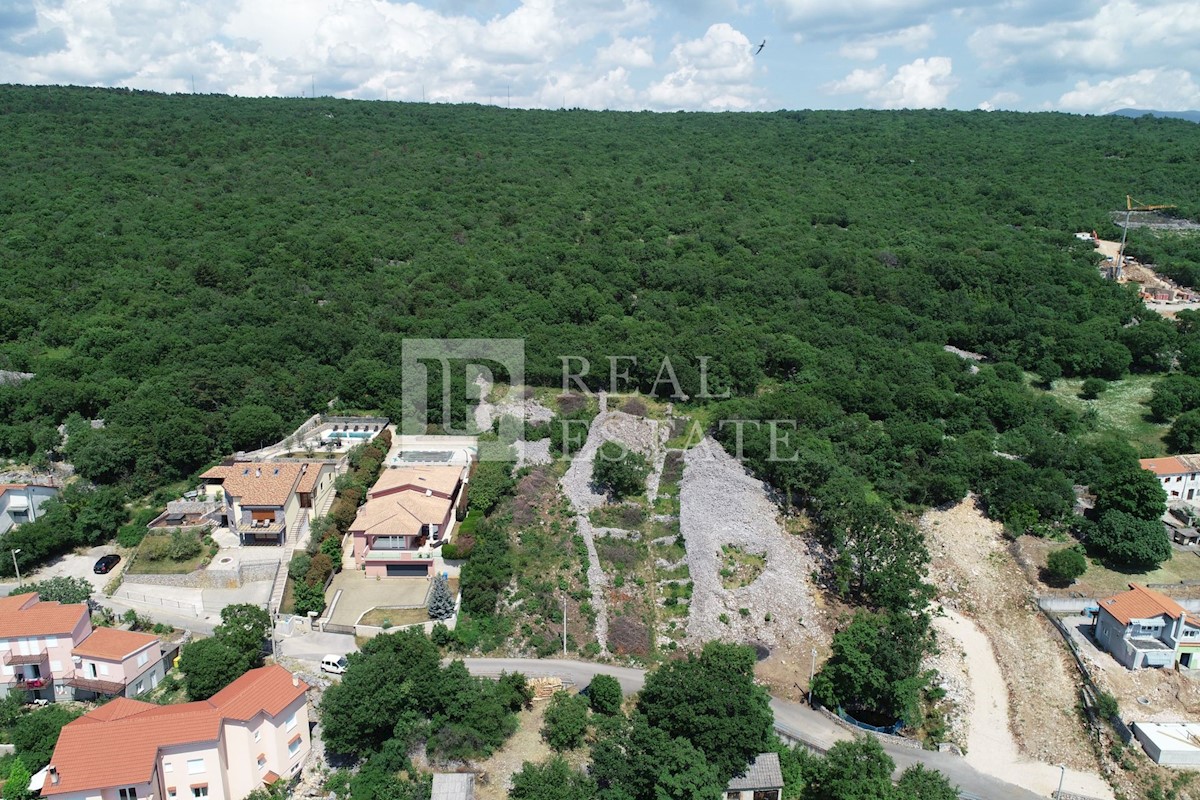 KOSTRENA - terreno con vista sul mare aperto