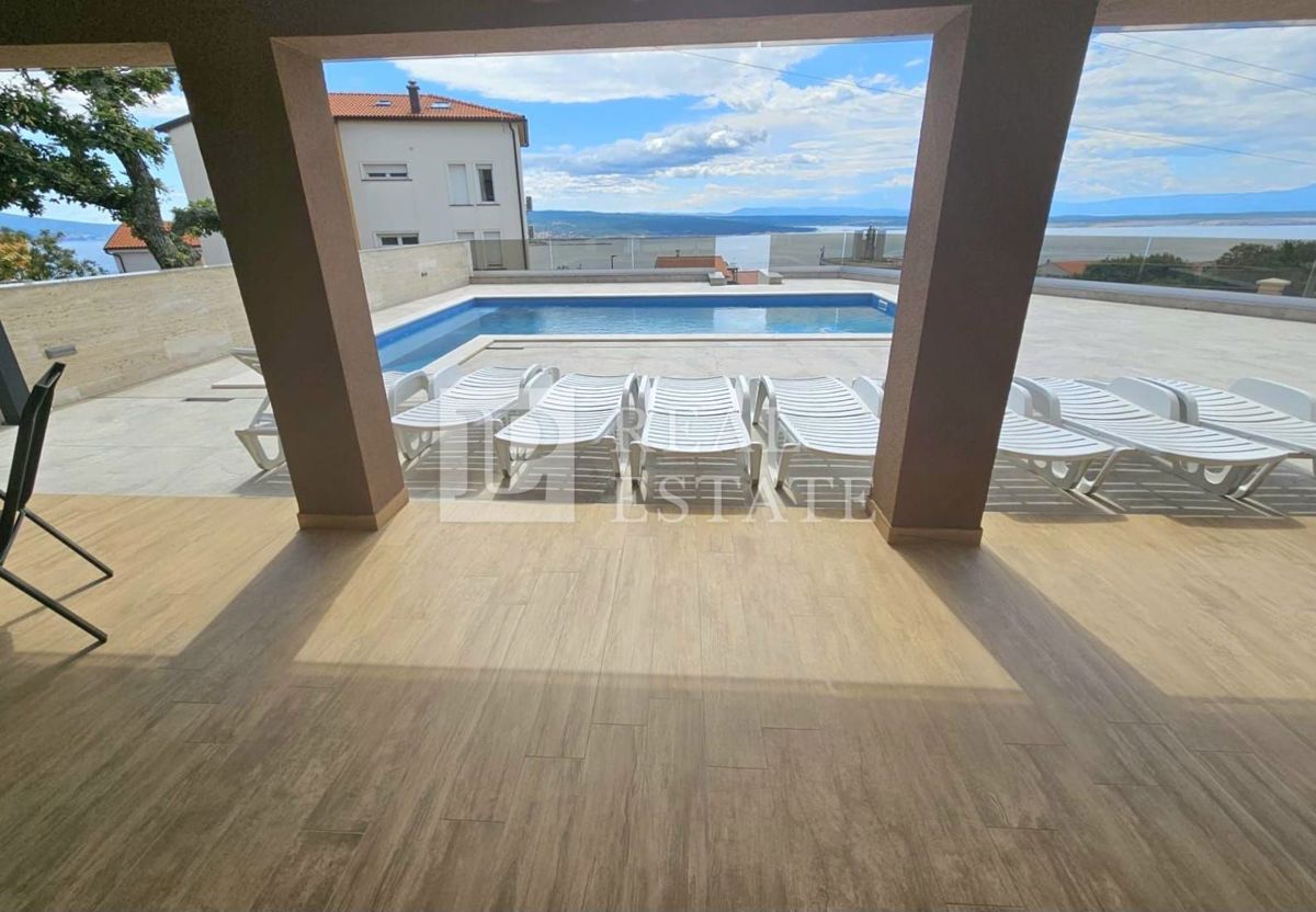 CRIKVENICA - villa indipendente con piscina