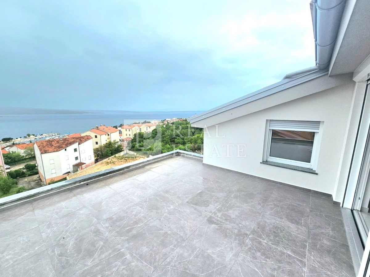 CRIKVENICA - Appartamento con 3 camere da letto con vista panoramica sul mare