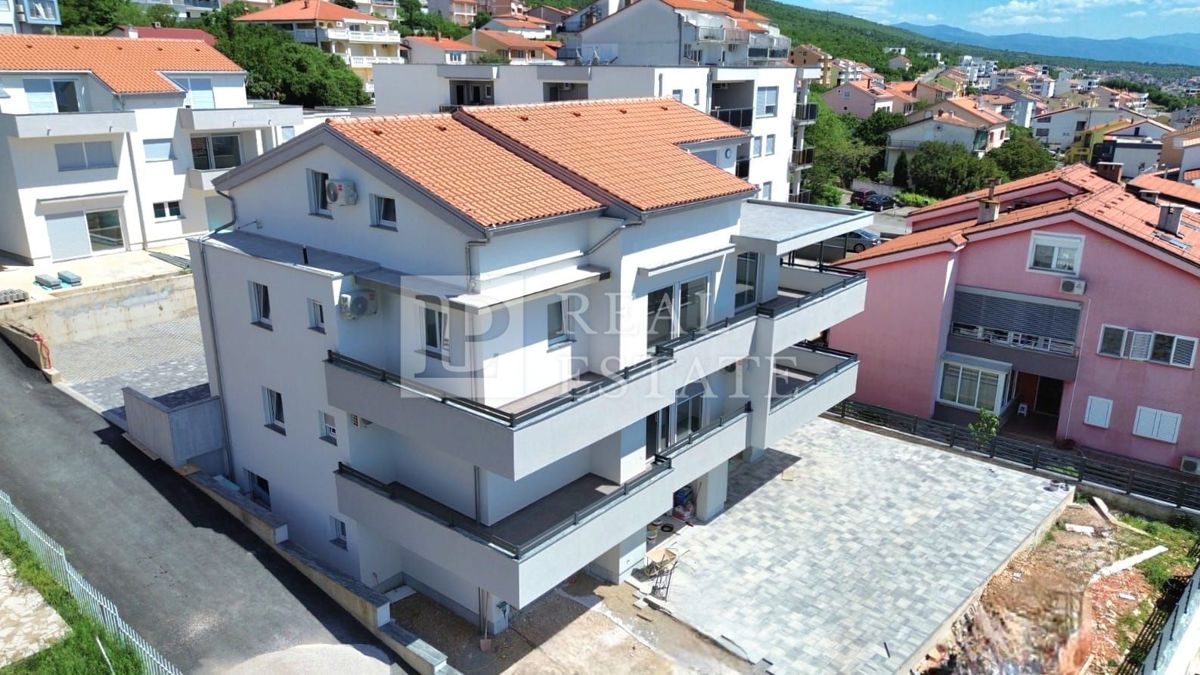 CRIKVENICA - Appartamento con 3 camere da letto con vista panoramica sul mare