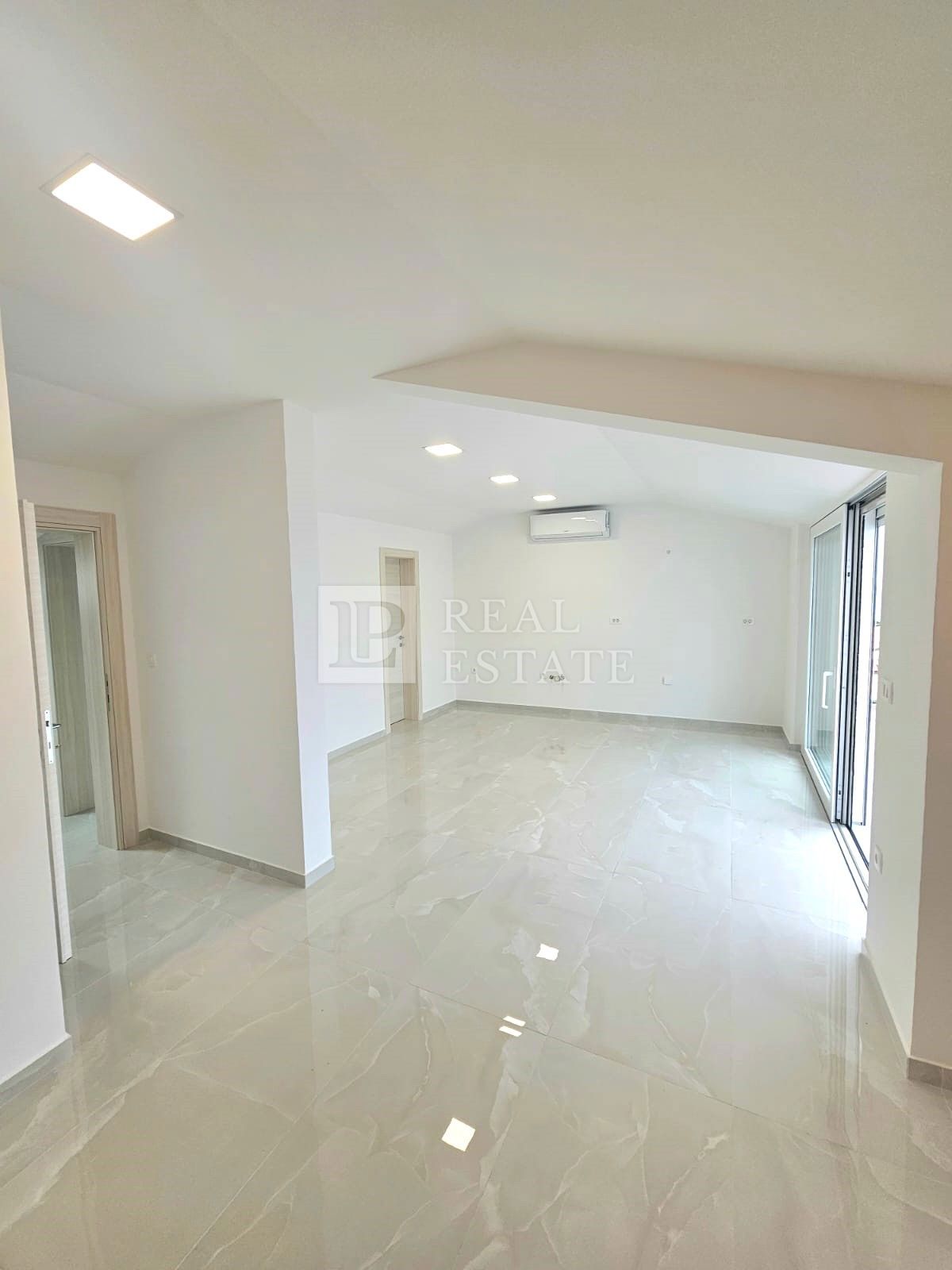 CRIKVENICA - Appartamento con 3 camere da letto con vista panoramica sul mare