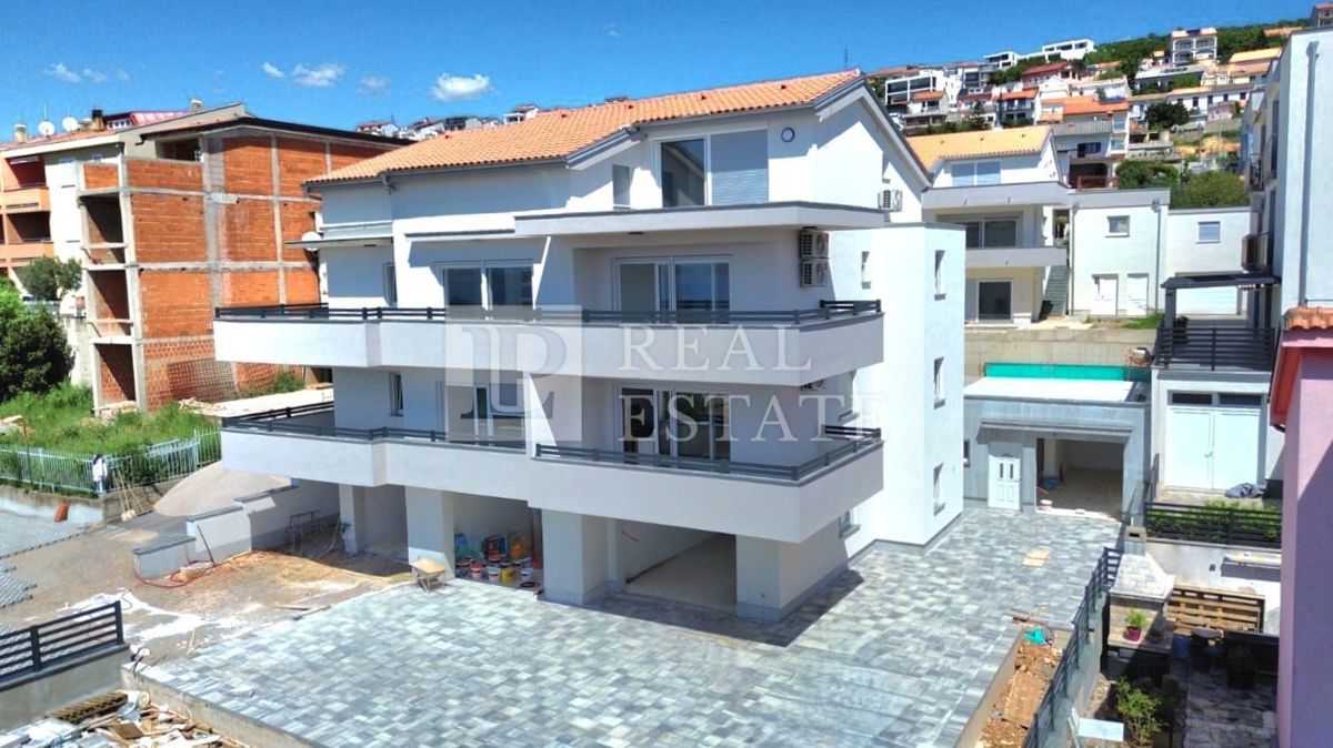 CRIKVENICA - Appartamento con 3 camere da letto con vista panoramica sul mare
