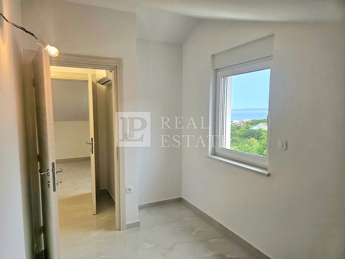 CRIKVENICA - Appartamento con 3 camere da letto con vista panoramica sul mare