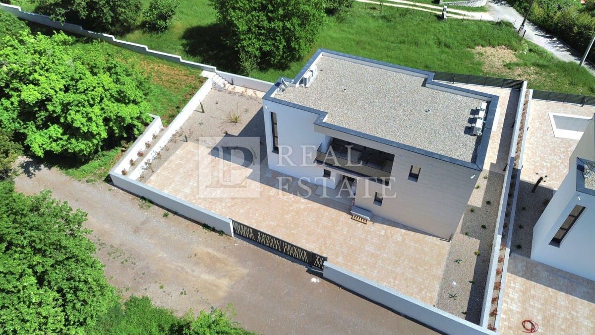 BRIBIR - graziosa villa in posizione tranquilla