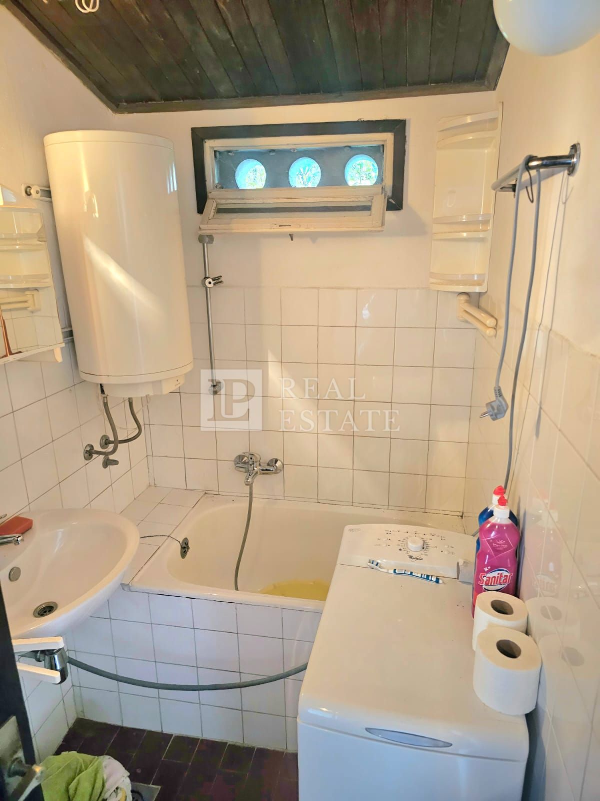 KRALJEVICA - casa con due appartamenti in seconda fila al mare
