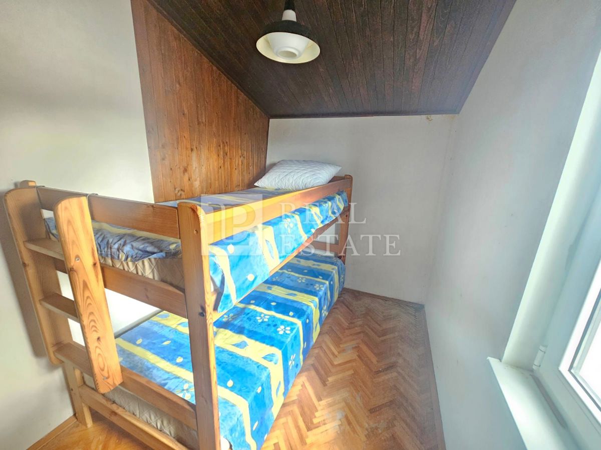 KRALJEVICA - casa con due appartamenti in seconda fila al mare