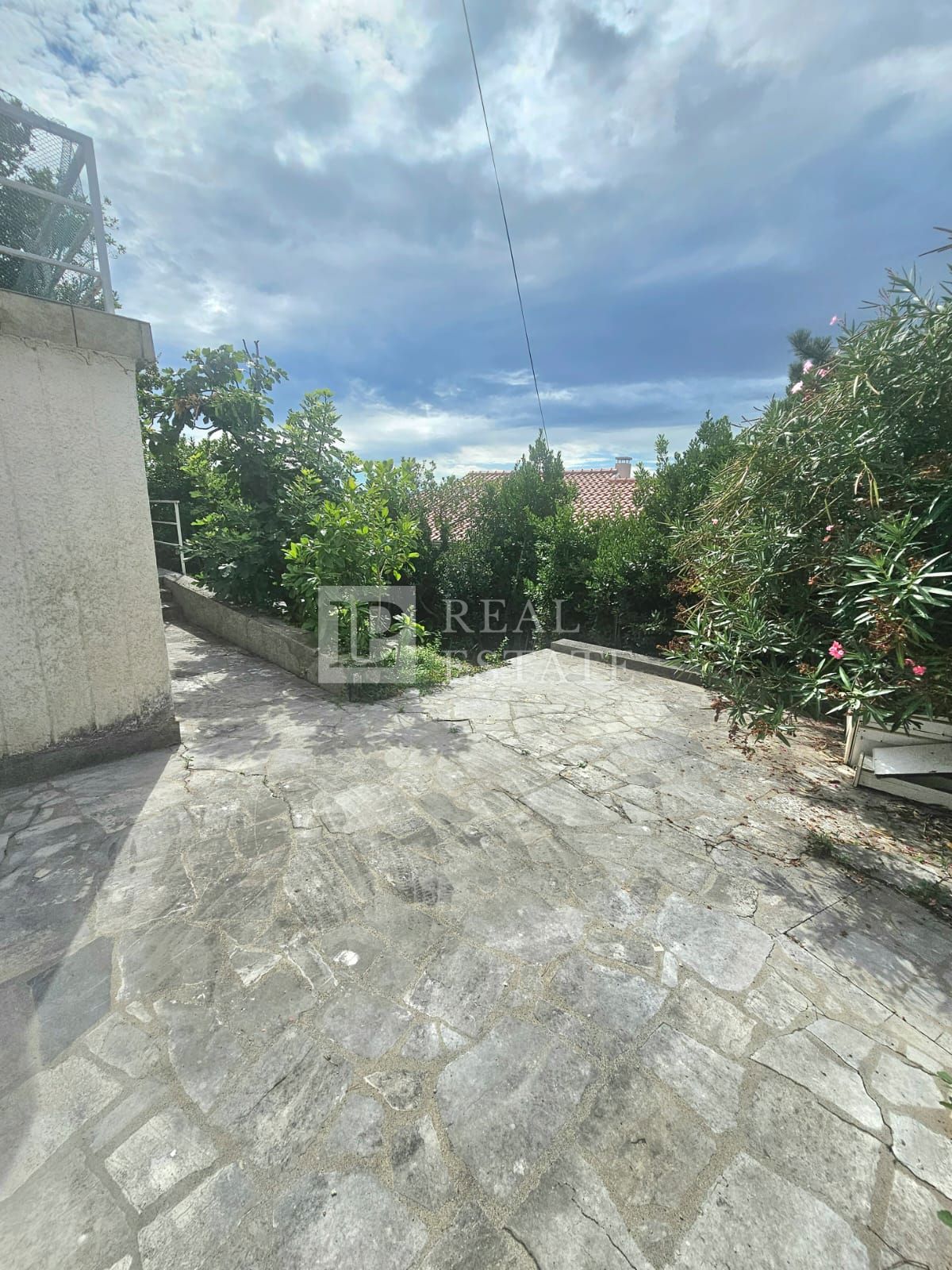 KRALJEVICA - casa con due appartamenti in seconda fila al mare