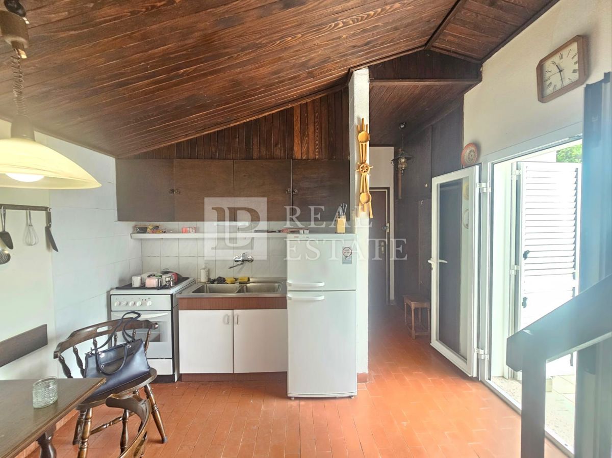 KRALJEVICA - casa con due appartamenti in seconda fila al mare