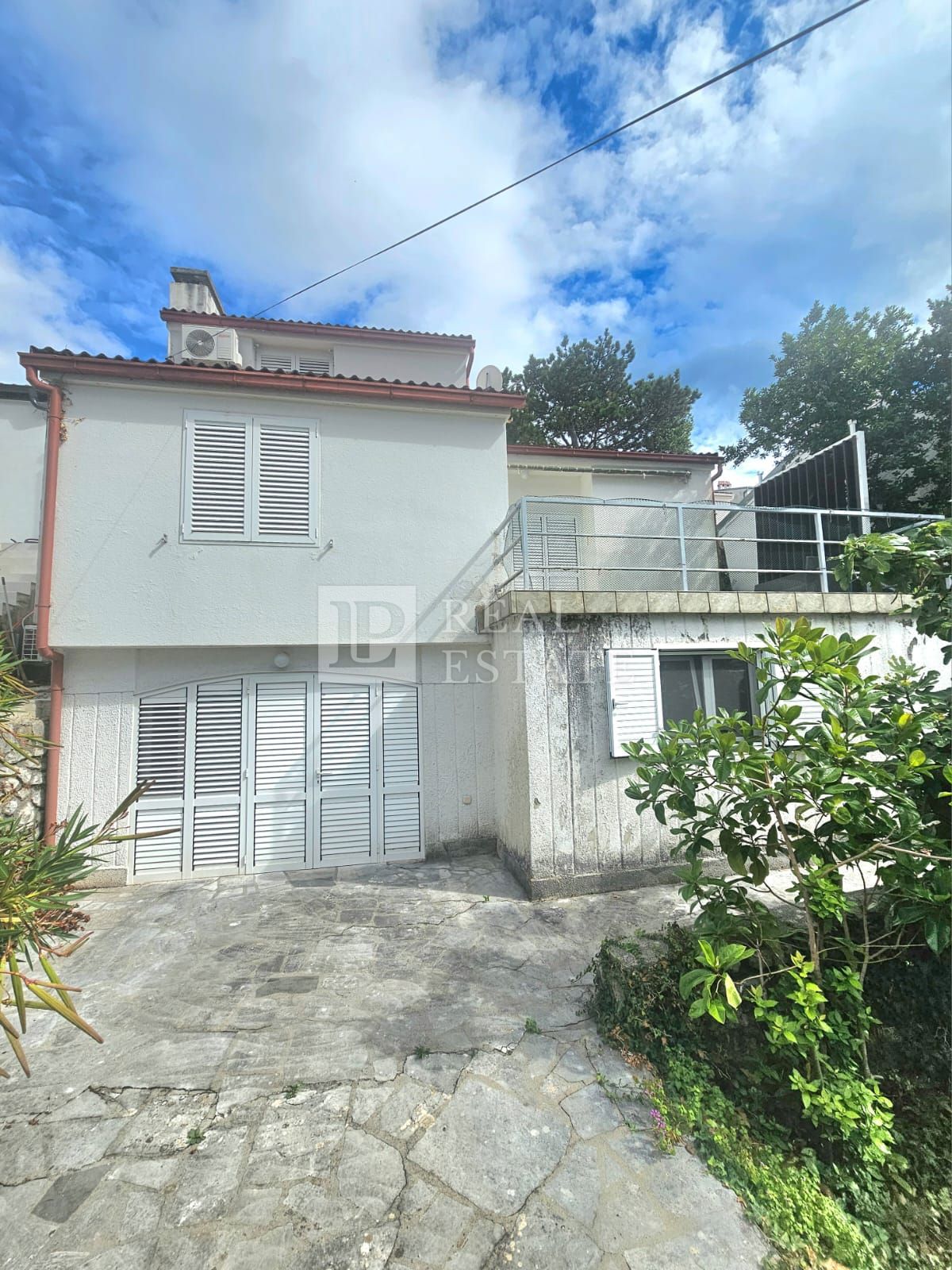 KRALJEVICA - casa con due appartamenti in seconda fila al mare