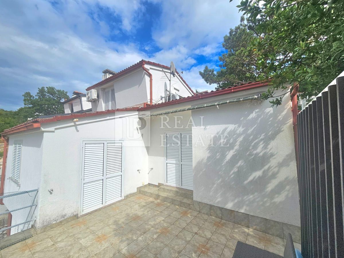 KRALJEVICA - casa con due appartamenti in seconda fila al mare