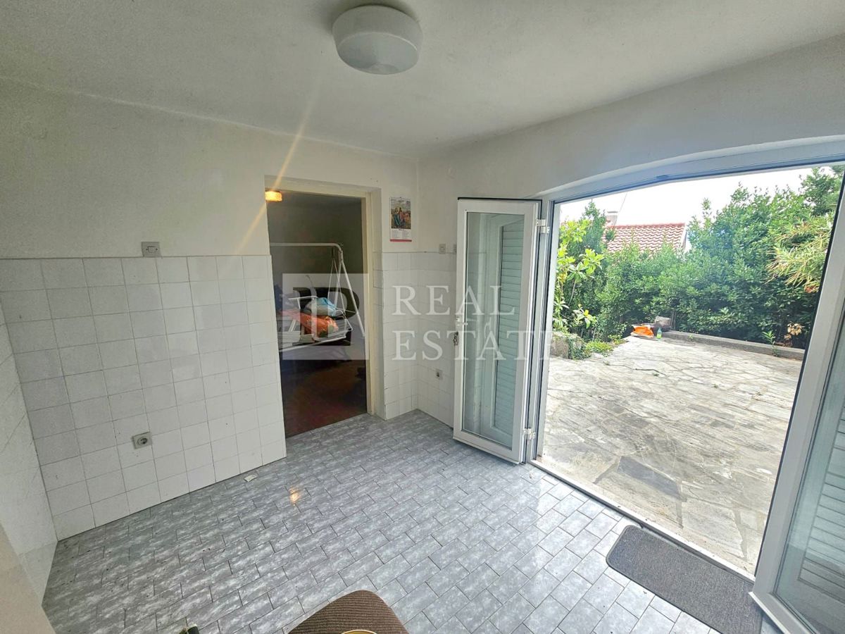 KRALJEVICA - casa con due appartamenti in seconda fila al mare