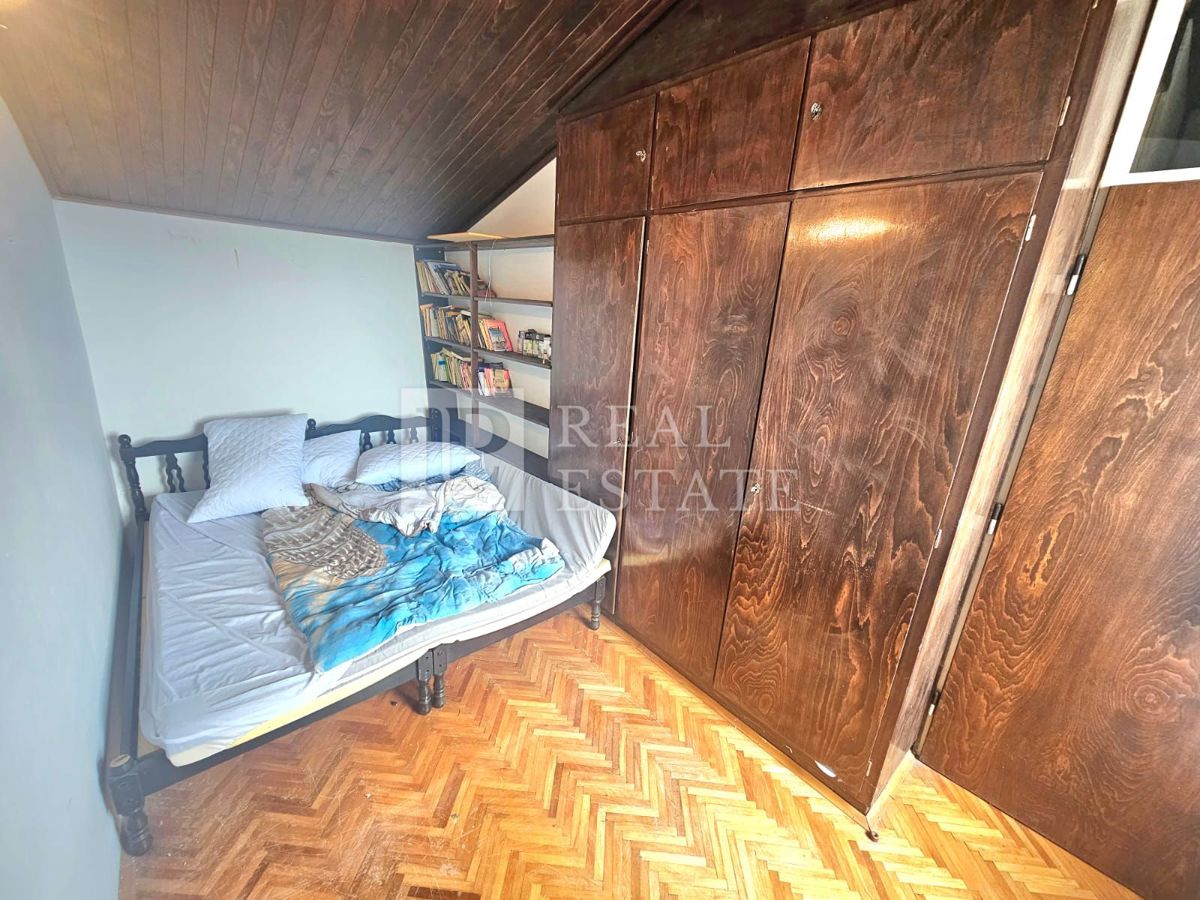 KRALJEVICA - casa con due appartamenti in seconda fila al mare
