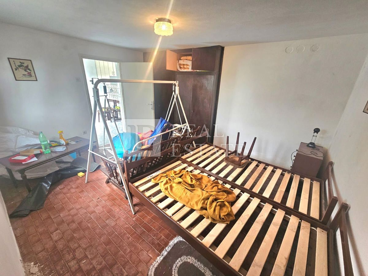 KRALJEVICA - casa con due appartamenti in seconda fila al mare