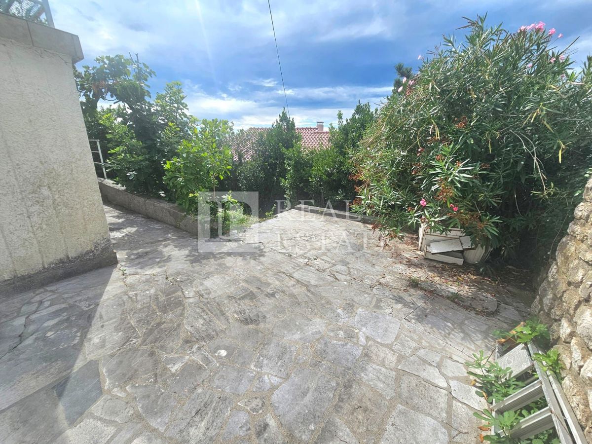 KRALJEVICA - casa con due appartamenti in seconda fila al mare
