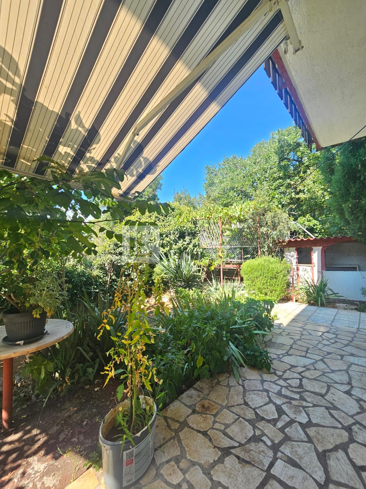 JADRANOVO - casa indipendente con due appartamenti e un ampio giardino