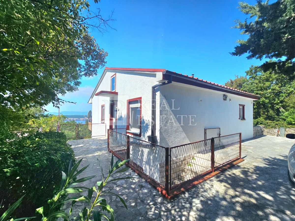 JADRANOVO - casa indipendente con due appartamenti e un ampio giardino