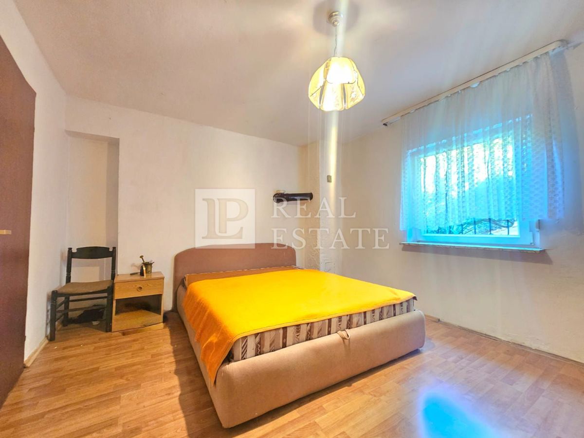JADRANOVO - casa indipendente con due appartamenti e un ampio giardino