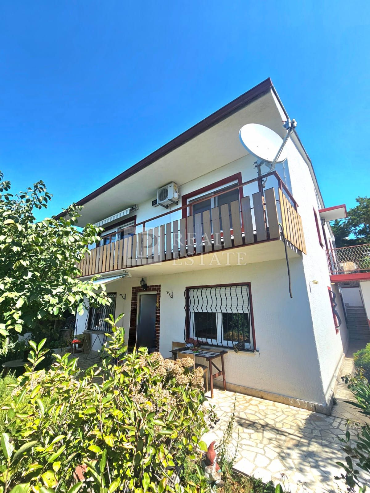 JADRANOVO - casa indipendente con due appartamenti e un ampio giardino