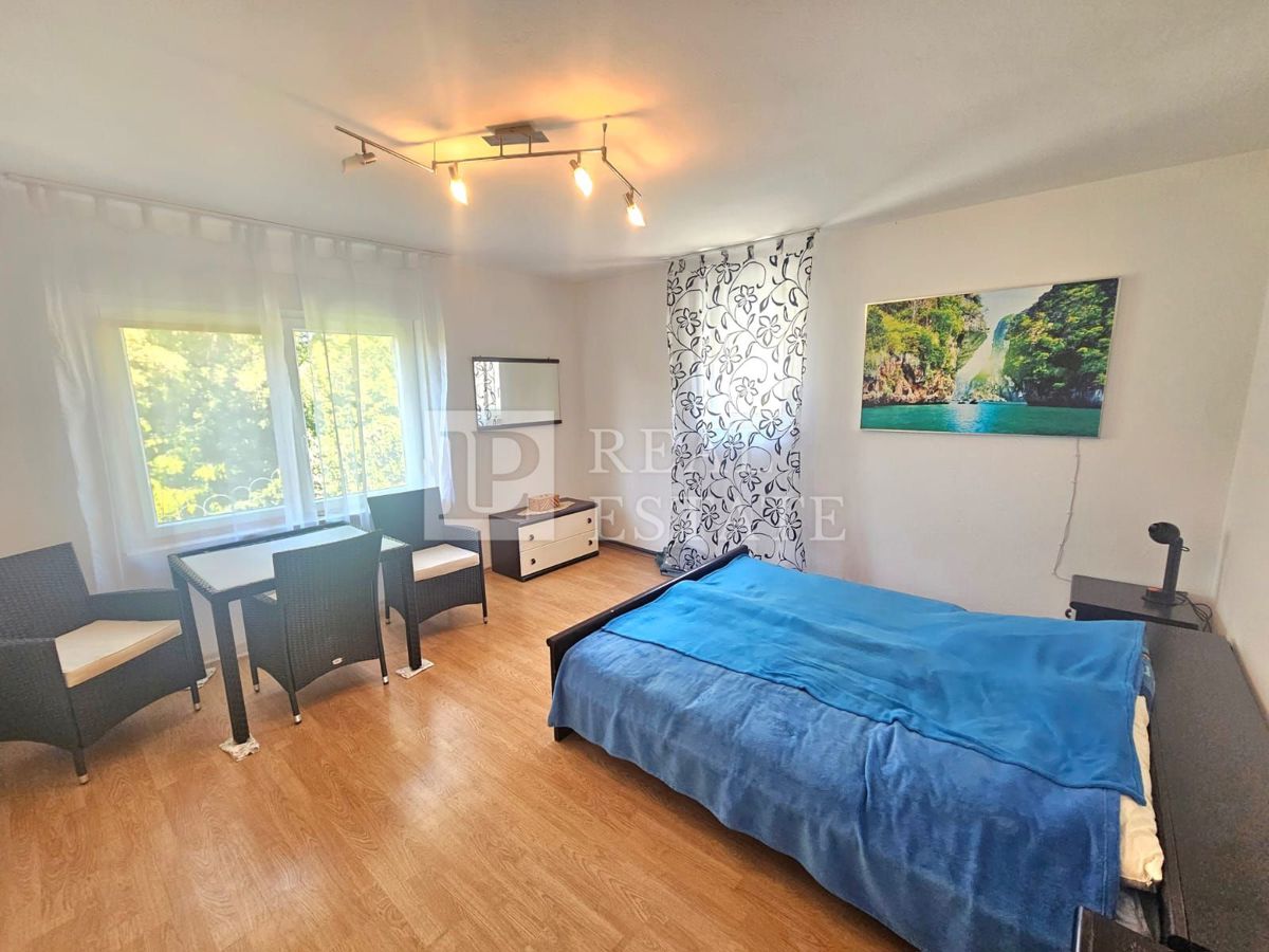 JADRANOVO - casa indipendente con due appartamenti e un ampio giardino
