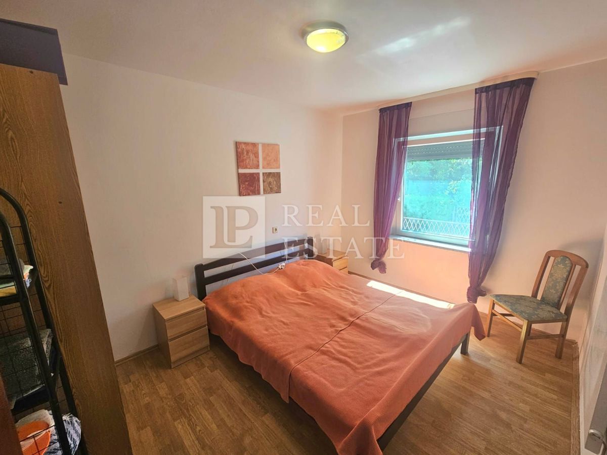 JADRANOVO - casa indipendente con due appartamenti e un ampio giardino