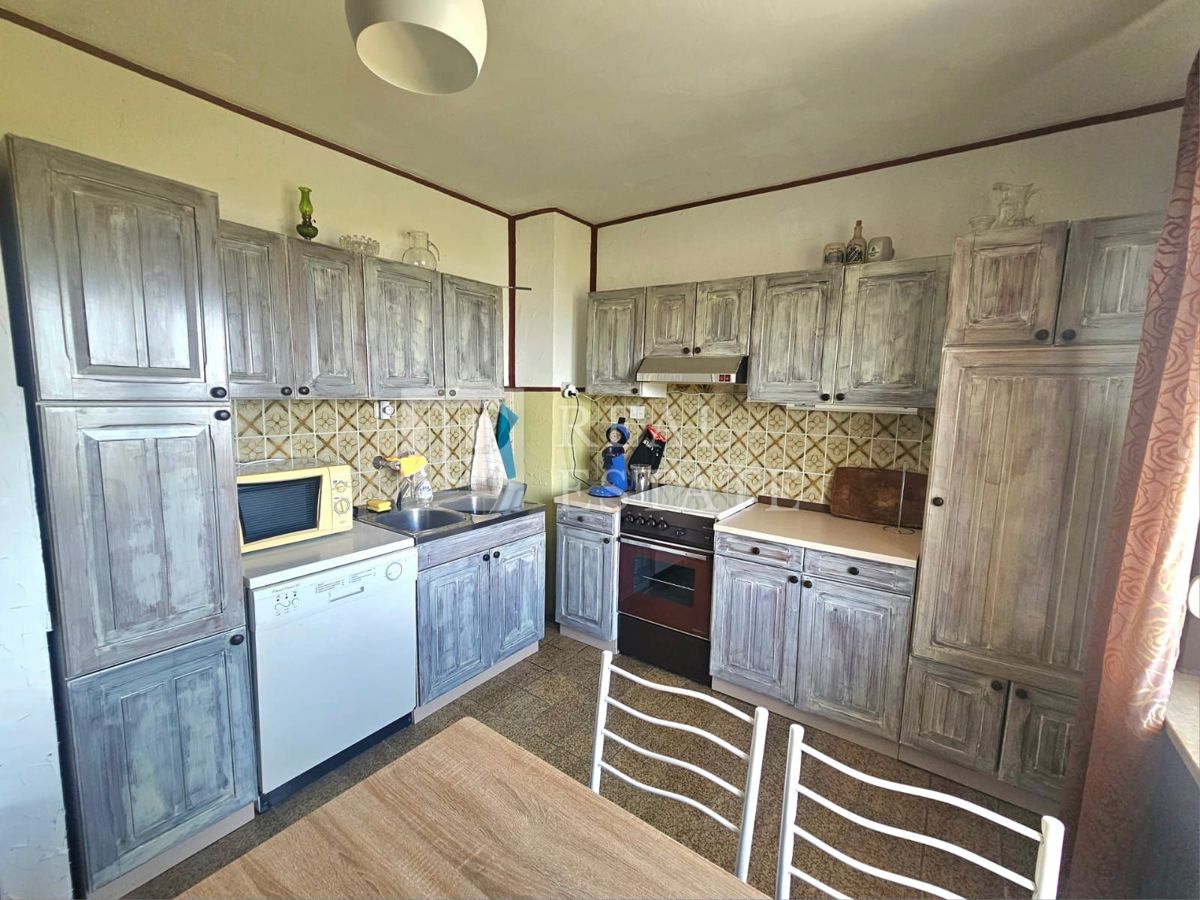JADRANOVO - casa indipendente con due appartamenti e un ampio giardino