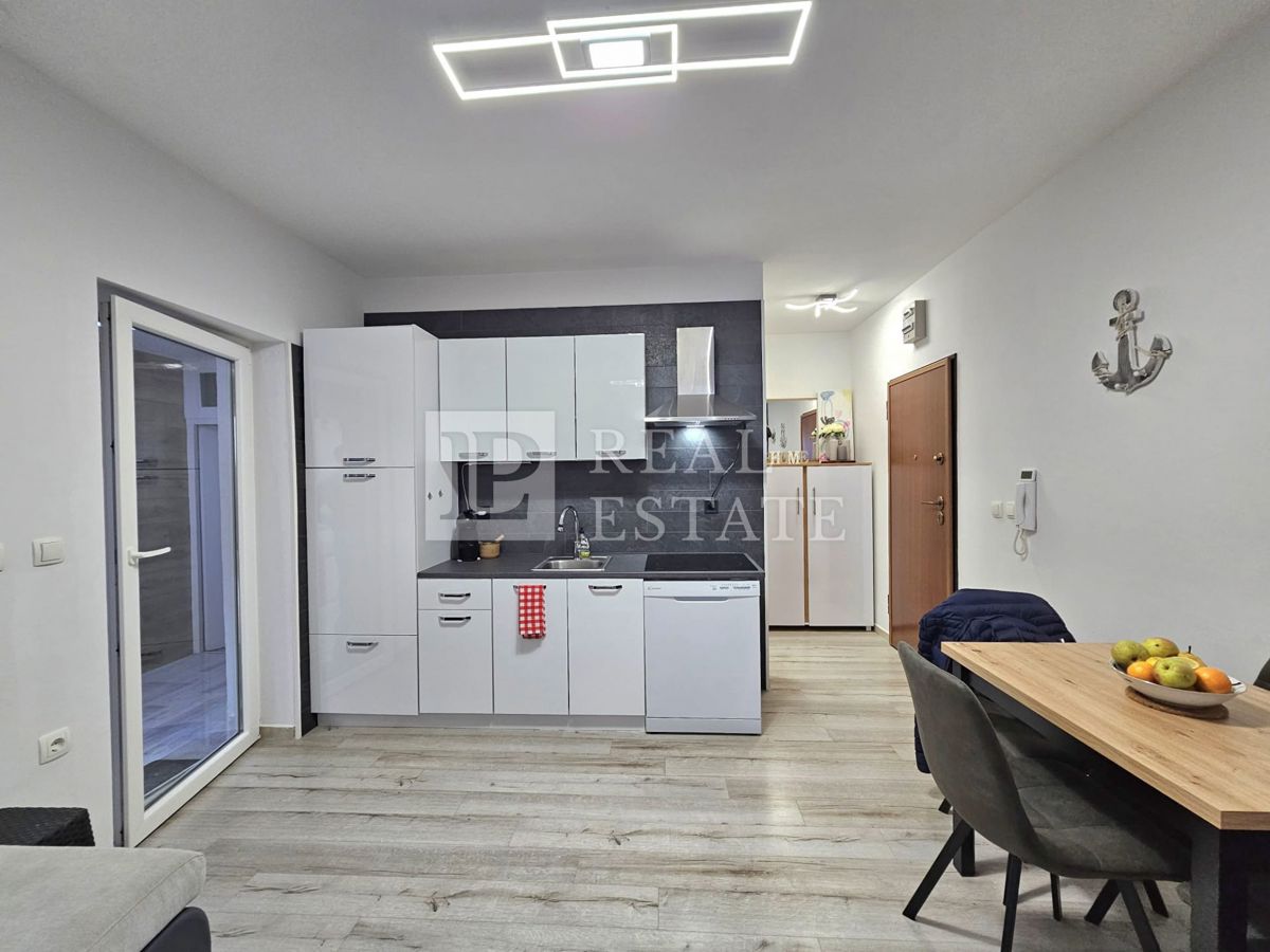 DRAMALJ - grazioso appartamento al piano terra con terrazza