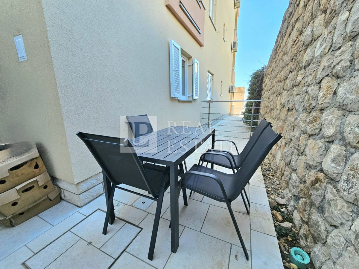 DRAMALJ - grazioso appartamento al piano terra con terrazza