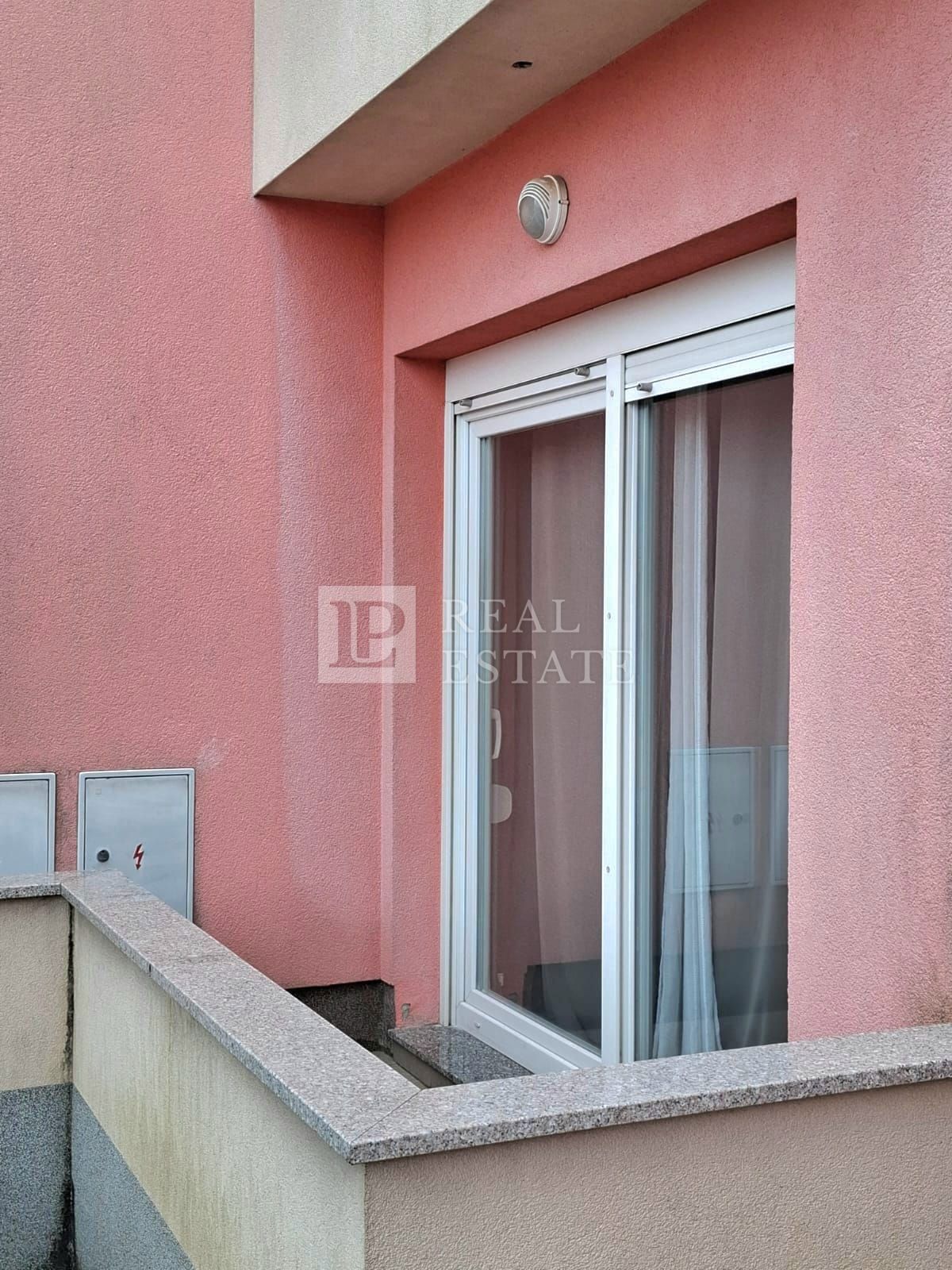 VIŠKOVO - Appartamento di 34 m2 in centro