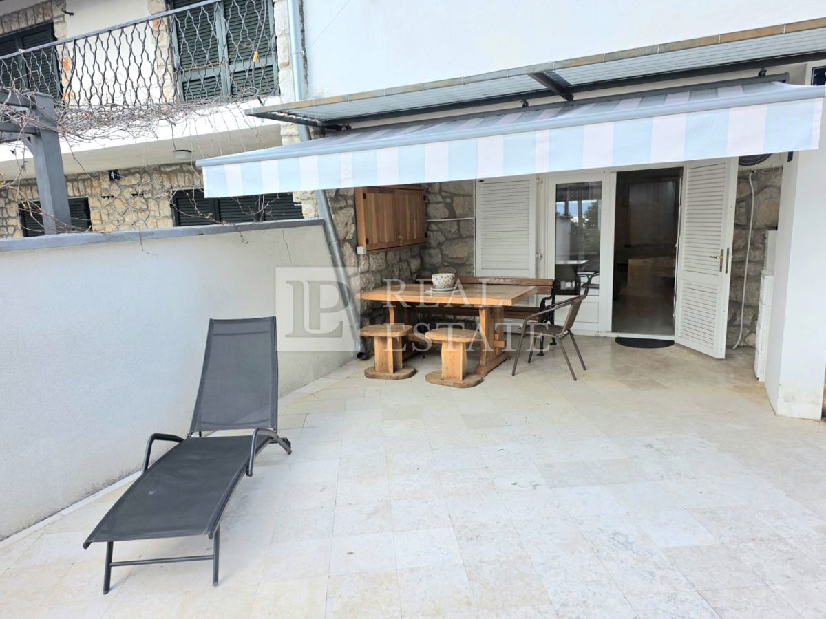 DRAMALJ - appartamento con terrazza e parcheggio a 200 metri dal mare