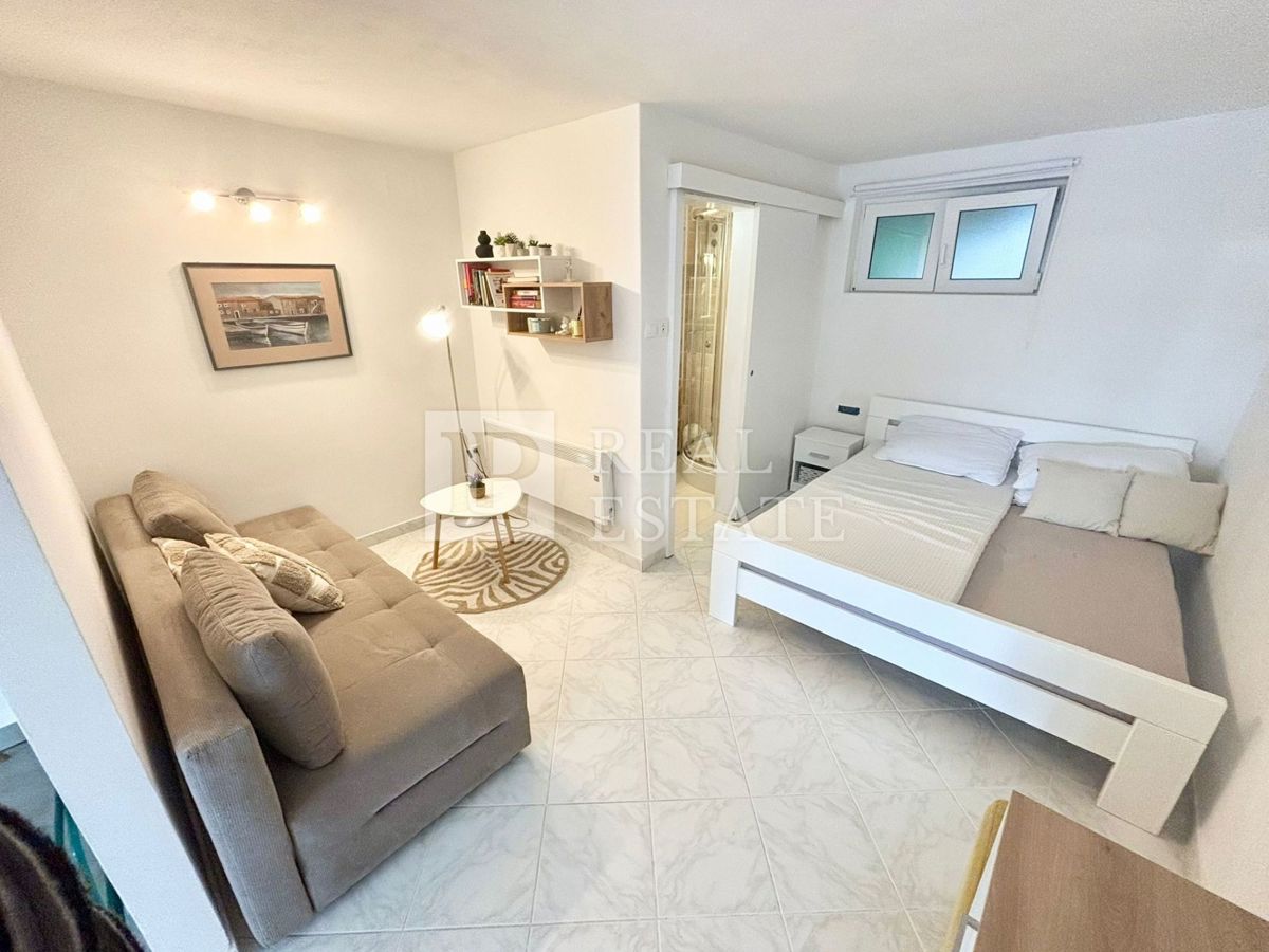 DRAMALJ - appartamento con terrazza e parcheggio a 200 metri dal mare